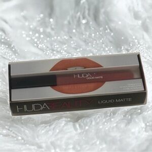 Huda Beauty Liquid Matte Lipstick - Bombshell